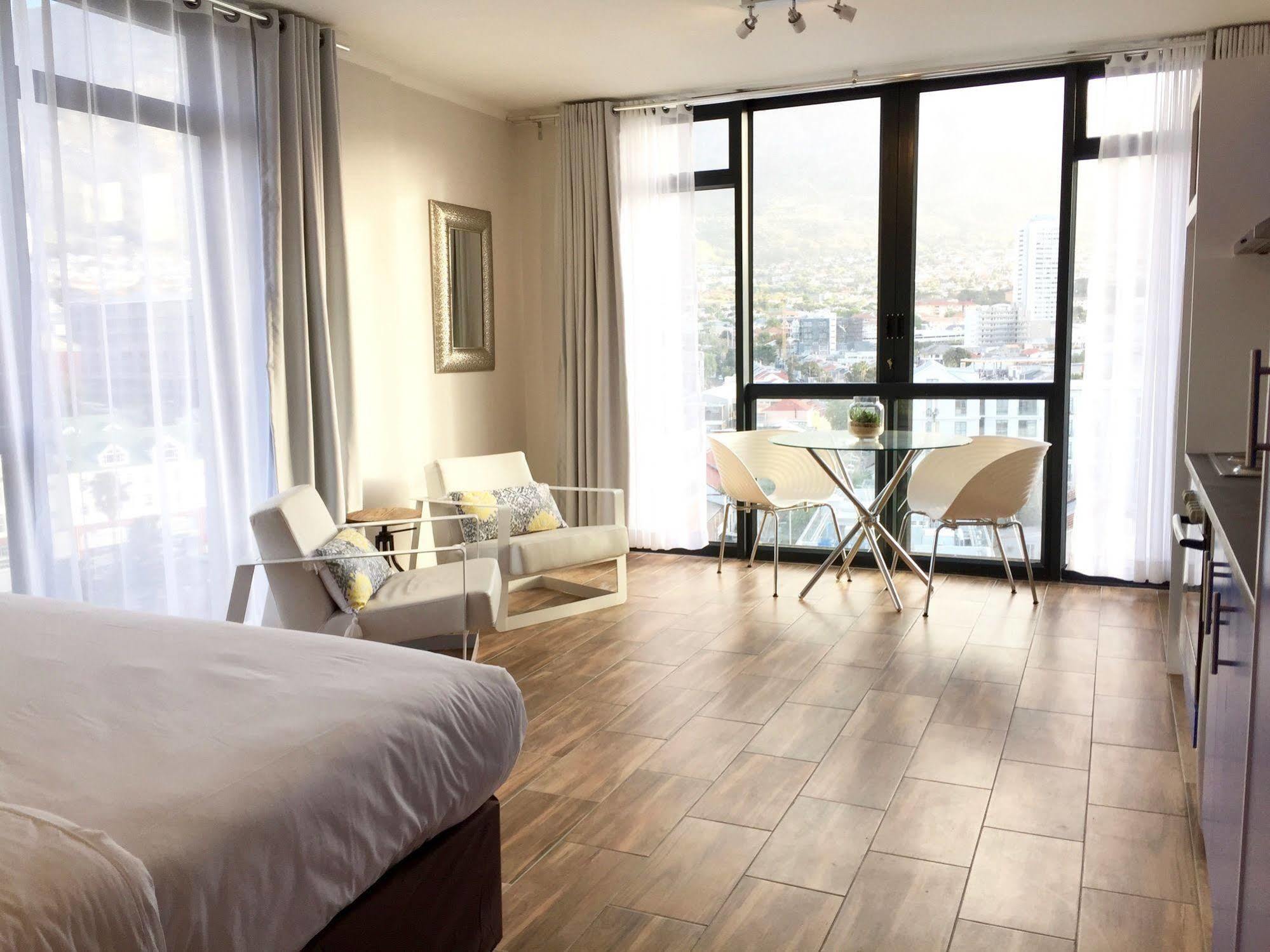 เออร์เบิน โอเอซิส แอท เดอะ โฟร์ซีซั่น Apartment เคปทาวน์ ภายนอก รูปภาพ